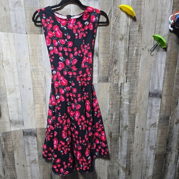 Vintage Inspired Black Floral Swing Midi Dress - Picture 2 of 4